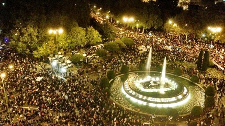 Foto aérea de la manifestación de la huelga general del 14N. / Juan Luis Sánchez