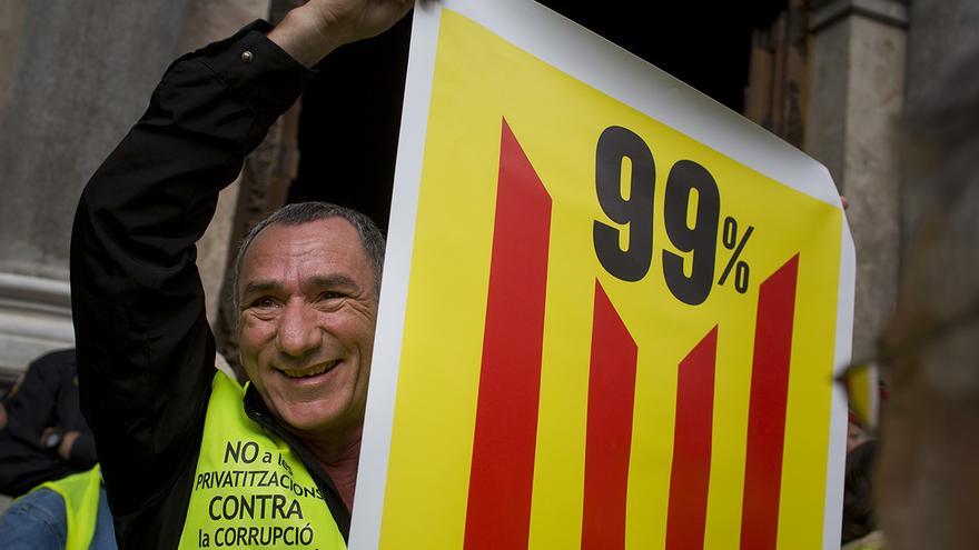 Los Iaioflautas celebran su primer aniversario reivindicando una República Catalana del 99% / Edu Bayer