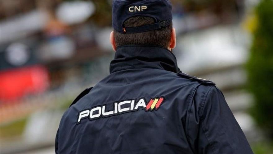 Detenido un hombre como presunto autor de la muerte de su mujer en Estepona