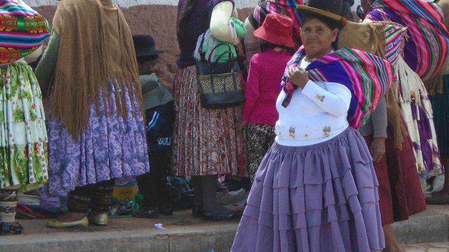Mujer con vestimenta tradicional aymara