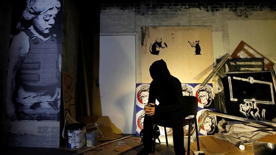 Banksy, ¿genio o vándalo? propone la primera exposición de su obra