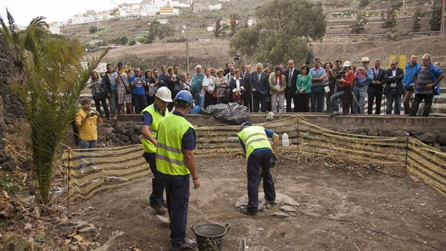 Hallan huesos humanos en Tenoya, uno de los pozos de la represión en Canarias