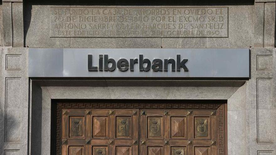Moody's eleva la nota de Liberbank pero la mantiene dentro del bono basura