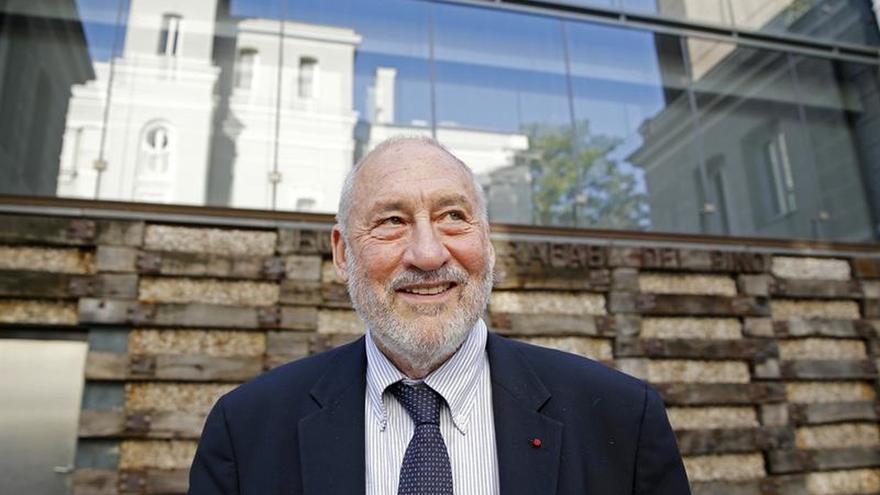 El Nobel de Economía Stiglitz recomienda a Cuba ver sus "ventajas relativas"