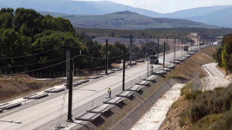 Subtramo final del AVE a Sanabria (Zamora) tiene ya montado el 70% de la vía