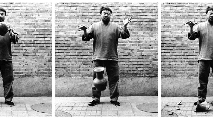 Ai Weiwei 'Dropping a Han Dynasty Urn' (1995)