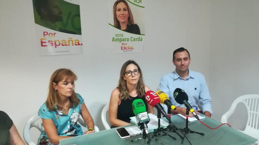 Abascal saca de la lista de Vox por Alicante al Congreso a la edil que denunció a su exmarido por violencia de género