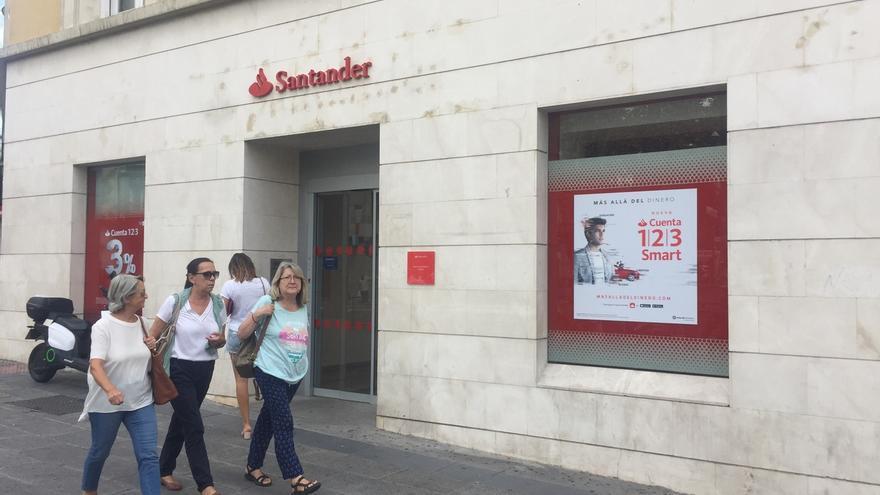 Banco Santander cierra hoy otras 200 oficinas por el ERE