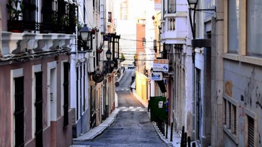 Calle Ramón Albarrán, Badajoz, uno de los lugares de las rutas de la memoria / AECOS