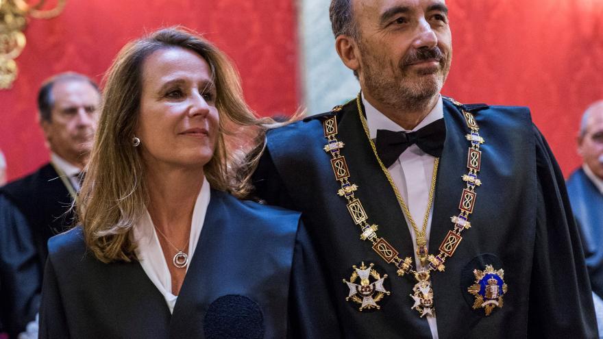 Carmen Lamela, en su toma de posesión como nueva magistrada de la Sala Segunda del Tribunal Supremo, junto al presidente de la misma, Manuel Marchena