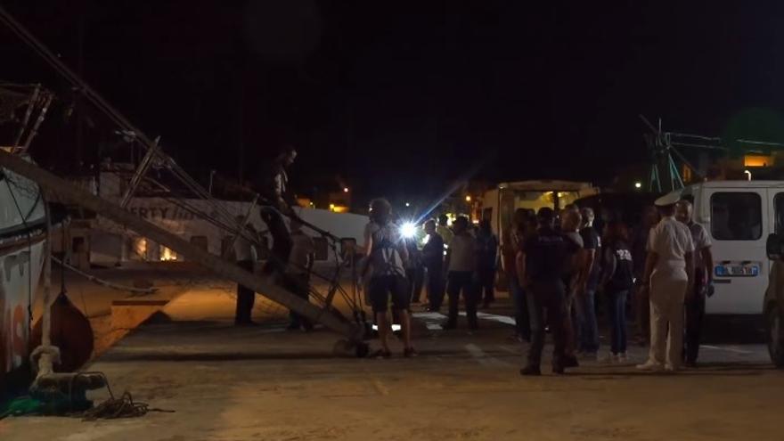 La Fiscalía italiana ordena la incautación del Open Arms y el desembarco inmediato de los rescatados