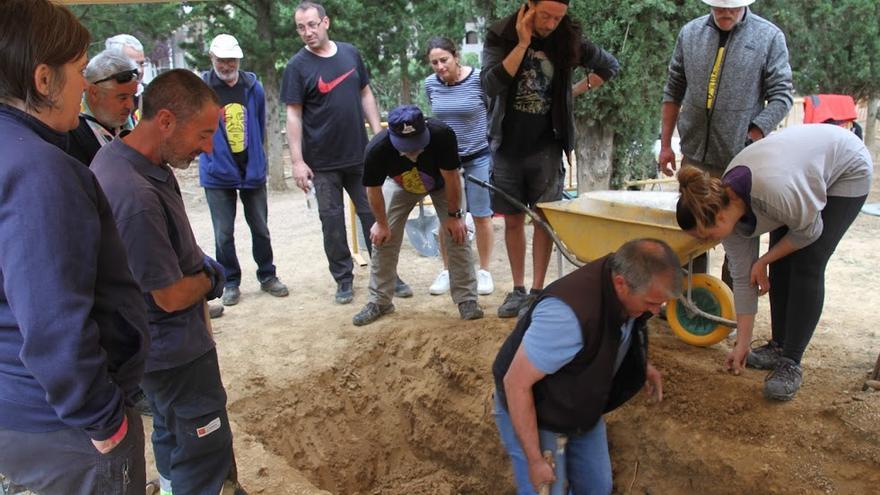 Exhumación fallida de José Rives en el cementerio de Huesca