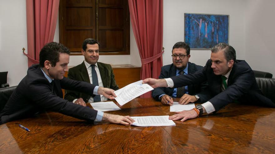 Firma entre PP y VOX para el gobierno andaluz. Europa Press