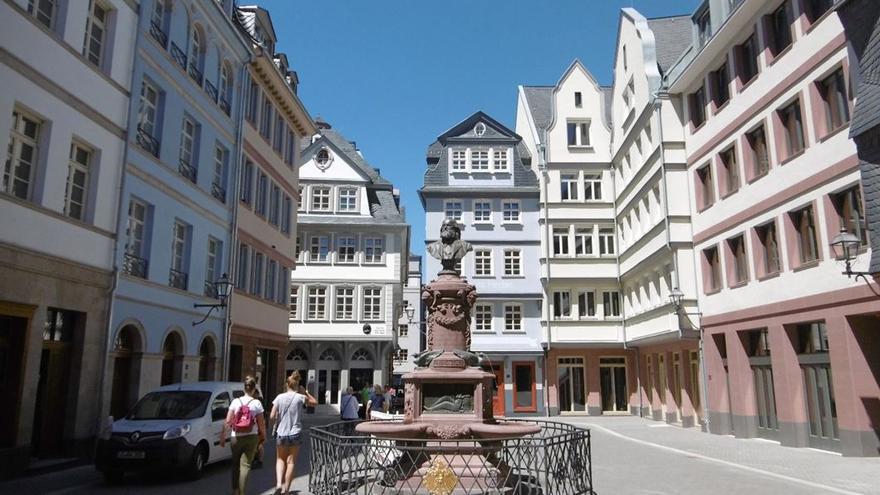 Nueva ciudad antigua en Frankfurt “Dom-Römer” (Foto: Fernando Caballero Mendizabal)