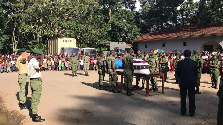 Funeral de uno de los 'rangers' asesinados en el Parque Nacional de Virunga, en la República Democrática del Congo