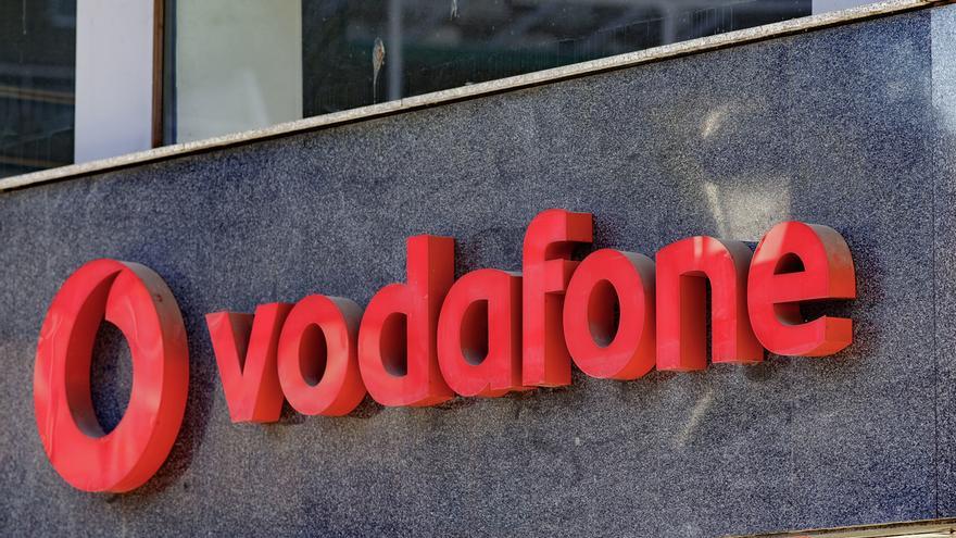IU llama a frenar el ERE en Vodafone e insta al Gobierno a "evitar una nueva sangría de empleo" en la empresa