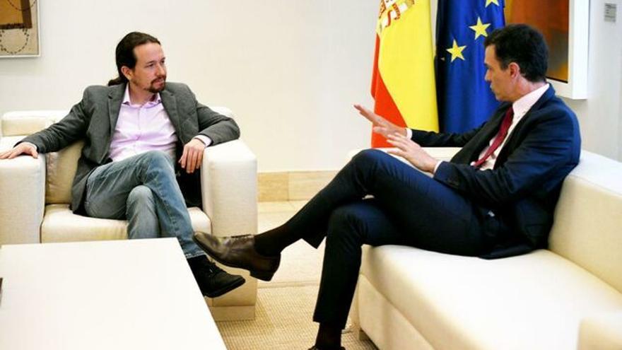 Sánchez e Iglesias no avanzan en las negociaciones para la investidura tras una hora de reunión en Moncloa
