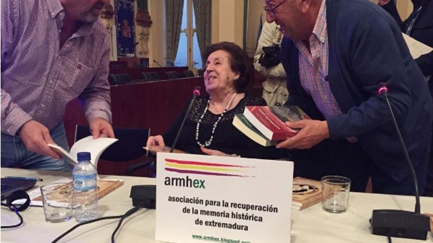 Imagen actual de Libertad en la presentación del libro en la Diputación de Badajoz