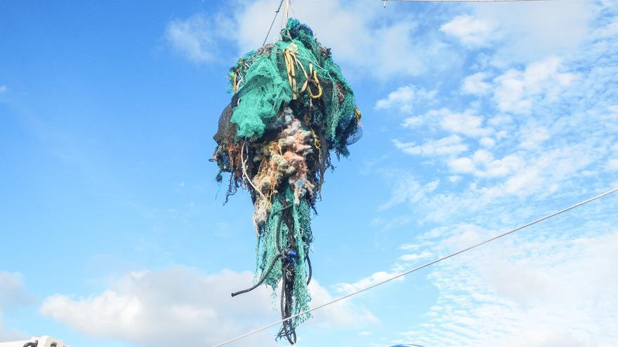 Imagen del trabajo de Ocean Cleanup, una ONG holandesa que aspira a terminar con esta mancha oceánica // Ocean Cleanup 
