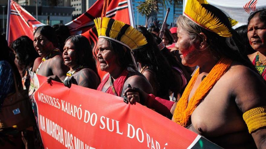 Imagen de la Primera Marcha Nacional de Mujeres Indígenas en Brasil, celebrada entre el 9 y el 13 de agosto en la capital.