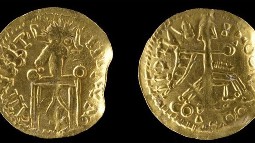 Resultado de imagen de 2 monedas de oro y 125 de bronce de Ã©poca visigoda
