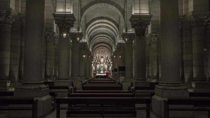 Interior de la catedral de la Almudena. / Olmo Calvo
