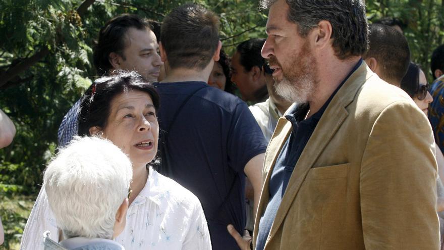 El fundador de Equo, Juan López de Uralde, y la hoy delegada de Medio Ambiente de Madrid, Inés Sabanés, en el lanzamiento del partido verde en 2011.