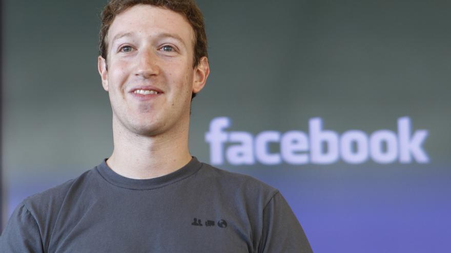Mark Zuckerberg imparte una conferencia sobre Facebook en 2010, cuando fue nombrado Persona del Año por la revista Time. Tenía 26 años.