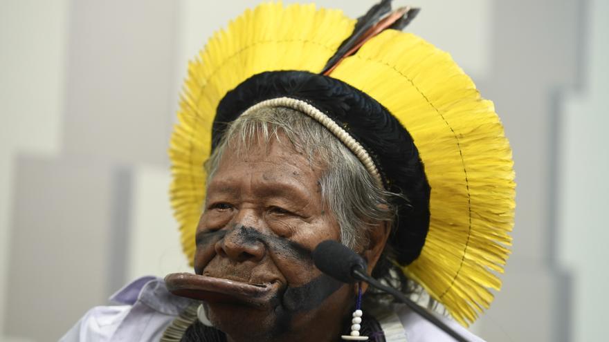 El líder indígena, Raoni Metuktire, durante la Comisión de Derechos Humanos y Legislación Participativa del Senado brasileño en marzo de 2019
