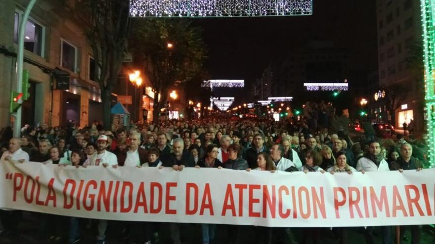 Miles de personas se manifestaron en Vigo "Por la dignidad de la Atención Primaria"