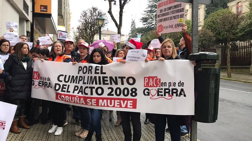 Movilización del personal de los PAC ante el Parlamento de Galicia