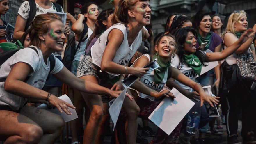 Mujeres argentinas se manifiestan el 8M de 2018 en Buenos Aires / RocÃ­o Escobar: OrganizaciÃ³n. CHANA- Feminismo Usina