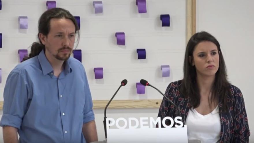 Pablo Iglesias e Irene Montero en la rueda de prensa
