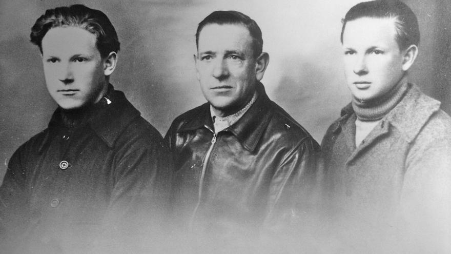 Ramiro Santisteban (derecha), junto a su padre, Nicasio, y a su hermano Manuel. La foto estÃ¡ tomada en Francia, antes de la II Guerra Mundial.