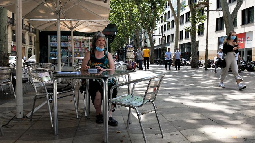 Teresa Picazo, sentada en la terraza del Cafè de l'Òpera, en la Rambla