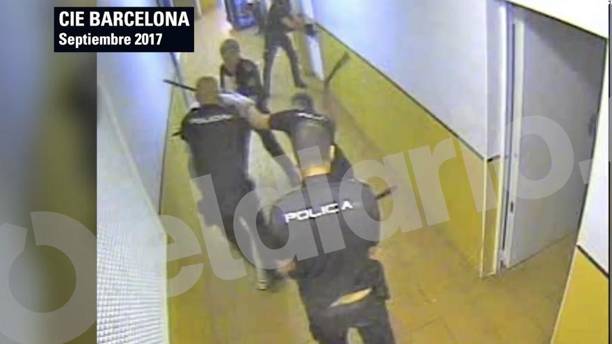 La Audiencia de Barcelona ordena imputar a los policías denunciados por maltrato a migrantes tras un intento de fuga