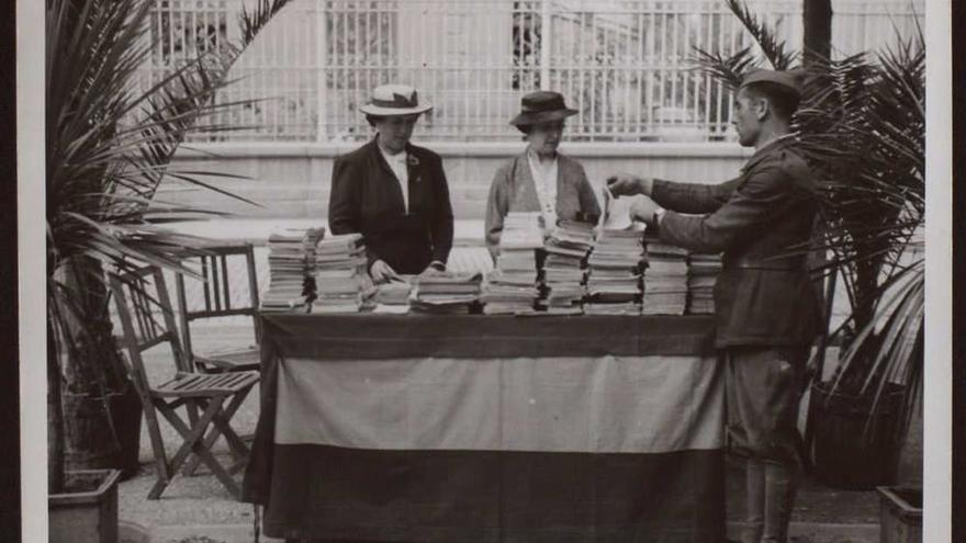 Venta de libros en Zaragoza, 1938.