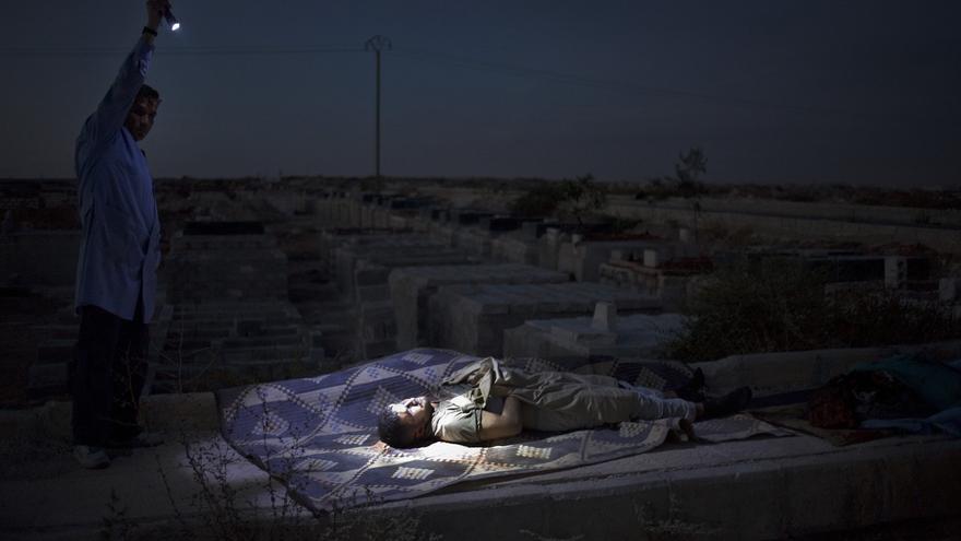 Victima-bombardeo-Cementerio-Alepo-Siria_EDIIMA20190305_0834_19.jpg