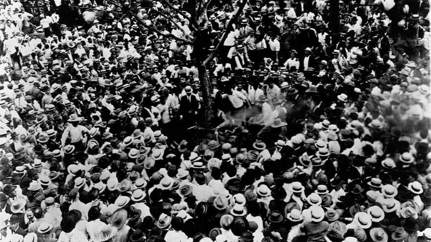 La multitud de Waco, congregada antes del linchamiento de Jesse Washington en 1916.