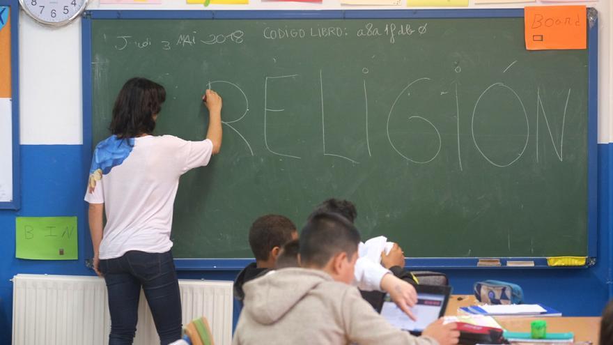 Los colegios andaluces denuncian que tienen maestros de Religión sin carga horaria.