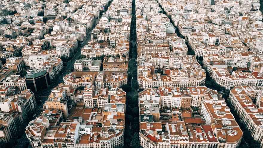 The expansion of the Spanish cities at the end have no gardens inside