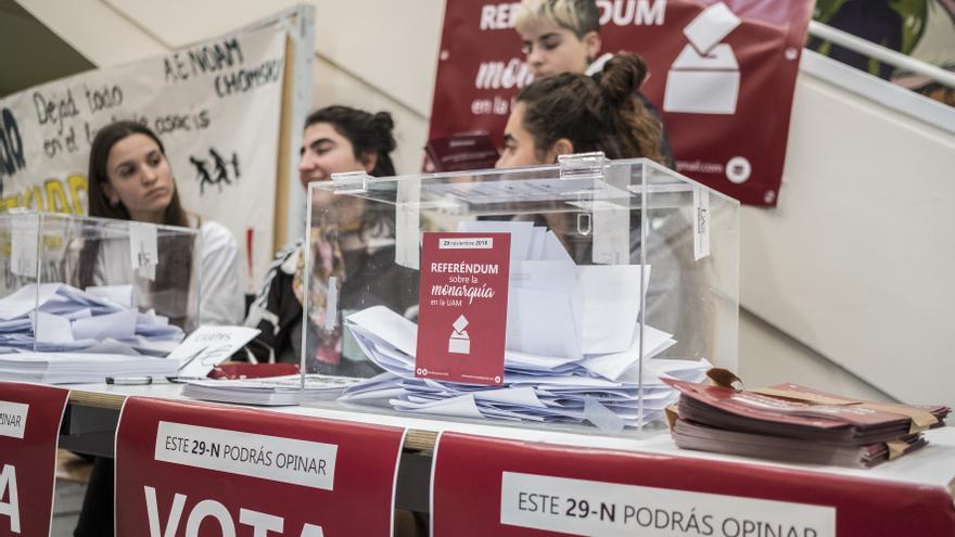 estudiantes-Universidad-Autonoma-Madrid-referendum_EDIIMA20181129_1032_20.jpg