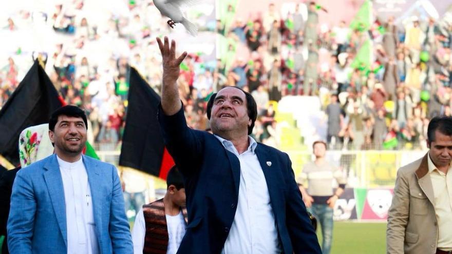 El presidente de la Federación de Fútbol Afgana tiene prohibida la salida del país a raíz de los casos de acoso sexual.