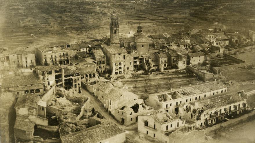 El pueblo de la Granadella, devastado tras la Guerra