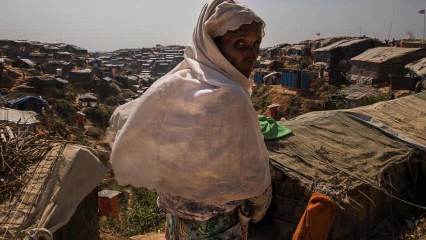 Una refugiada rohingya en el campamento improvisado de Jamptoli, donde viven más de 50.000 personas.