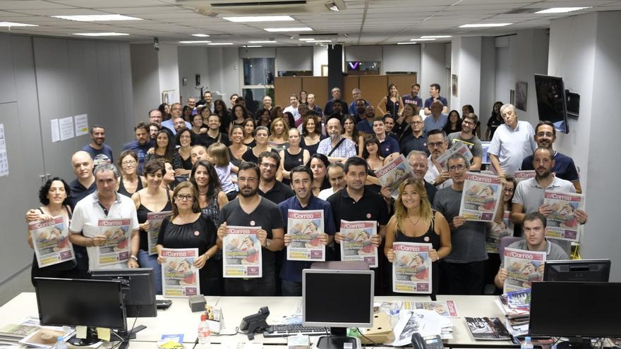 Los trabajadores y ex trabajadores de El Correo de Andalucía defienden la cabecera centenaria. 