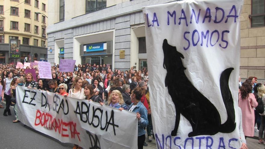 Denuncian frente a los juzgados de Bilbao la sentencia de La Manada y subrayan la "indefensiÃ³n" que padecen las mujeres