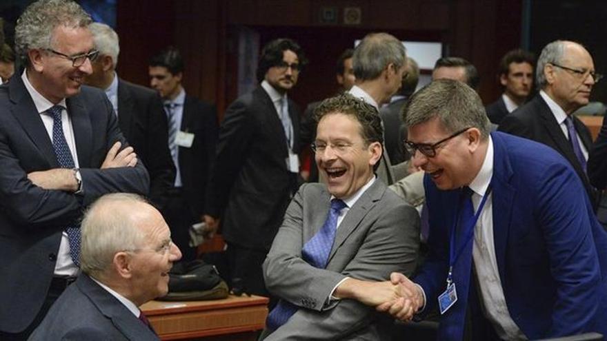 El Eurogrupo con sus más destacados miembros: el alemán Schäubel y el holandés Dijsselbloem que ha revalidado su presidencia