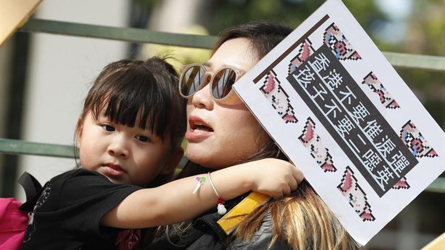 China amenaza a EEUU con "contramedidas" si sigue inmiscuyéndose en Hong Kong