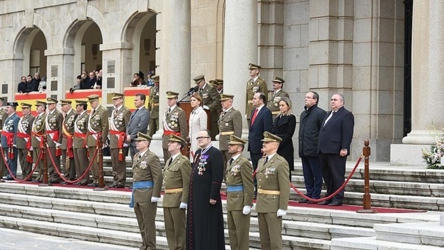Cospedal agradece al Ejército "su esfuerzo" para "proteger a los españoles y los valores constitucionales"